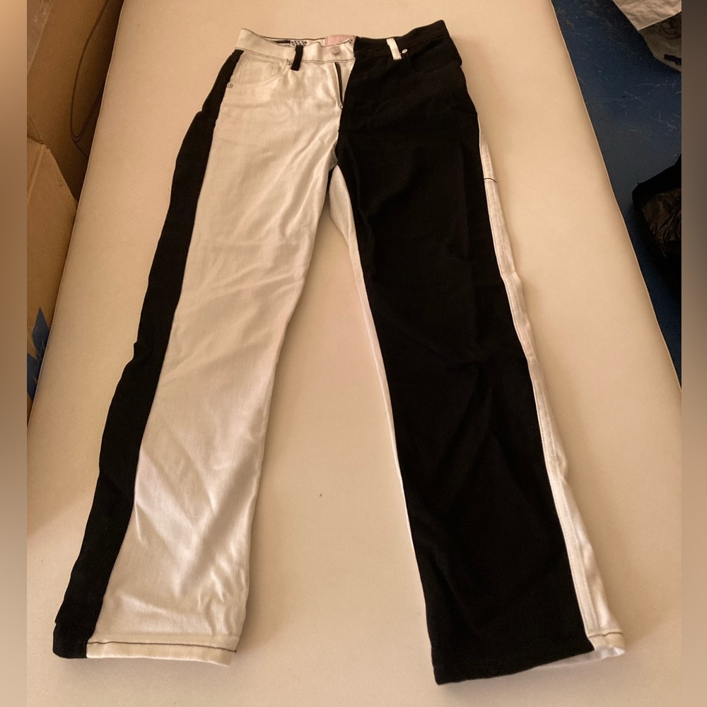 Black and white straight legs pants